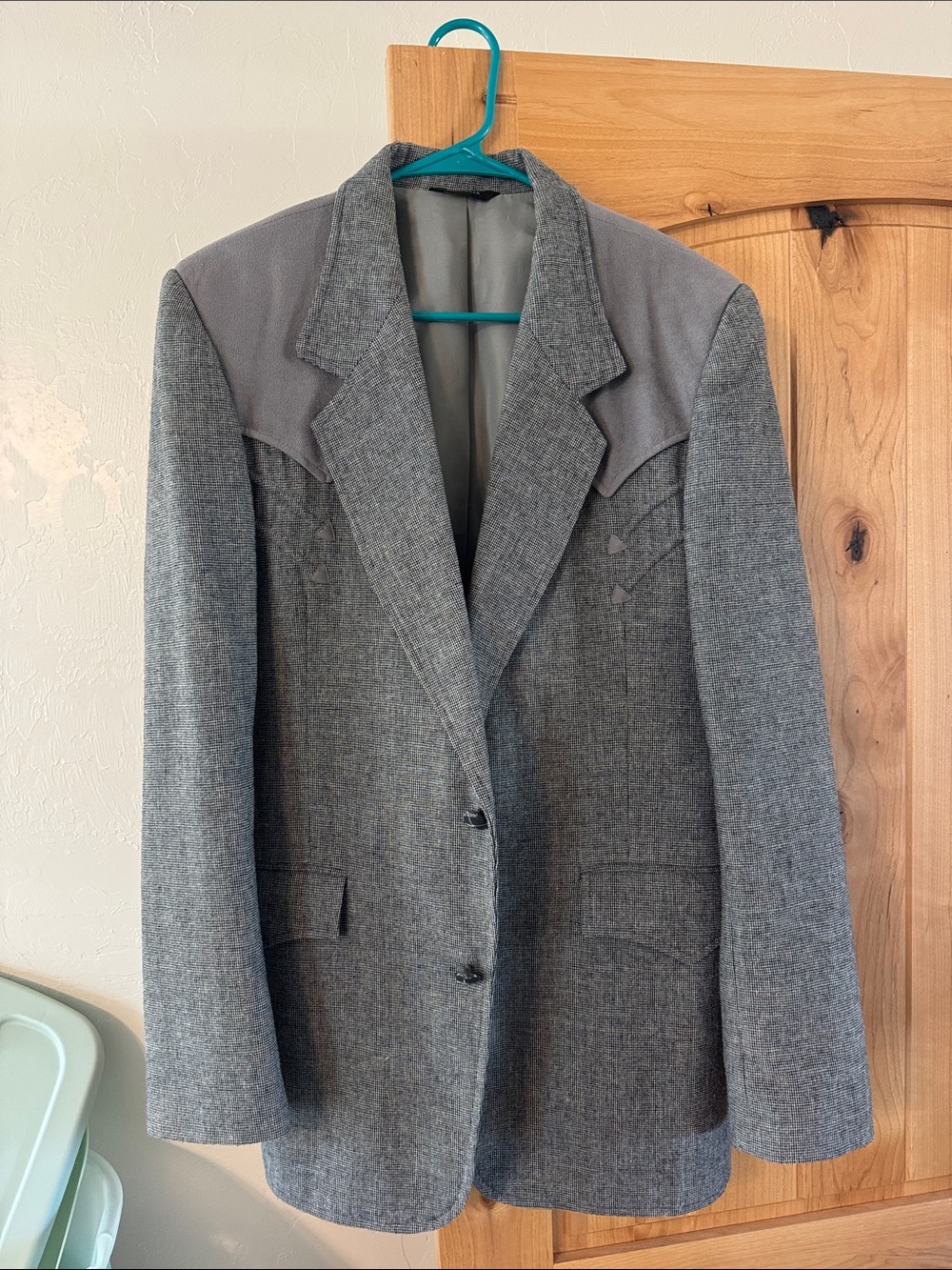 PIONEER Gray Sport Coat with Dark Gray Shoulder Accents
